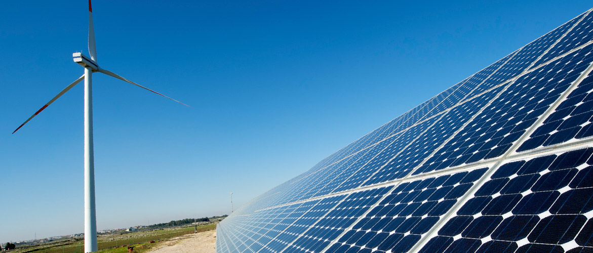 Windrad und Photovoltaik